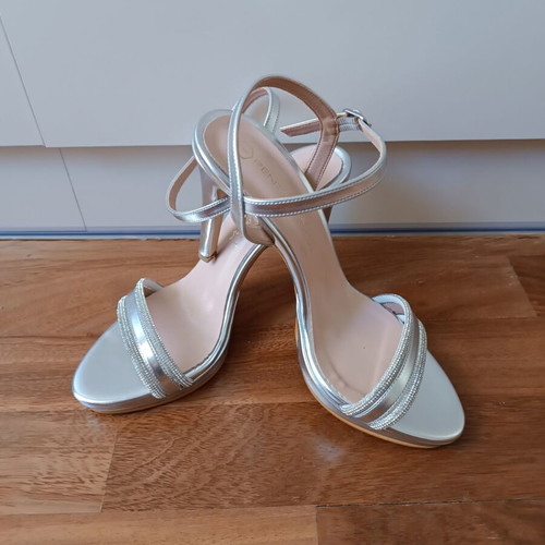 Pentavras silver sandals new, size 39, heel height 10-11cm