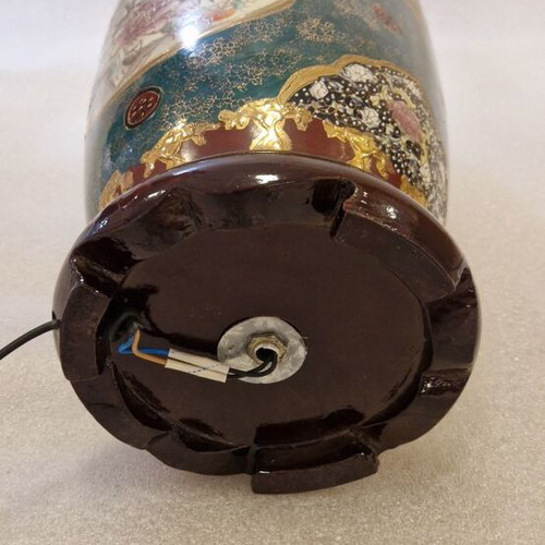 Vintage porcelain table lamp with oriental decoration, like new