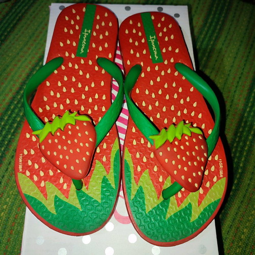 Ipanema sandals size 31-32 like new, red and green