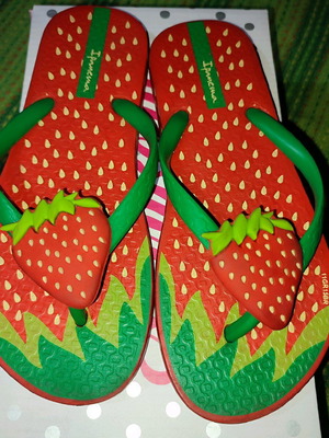 Ipanema sandals size 31-32 like new, red and green