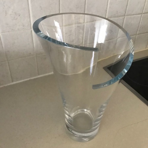Flower vase new, crystal with unique cut