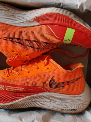 Nike running shoes used, size 42, orange