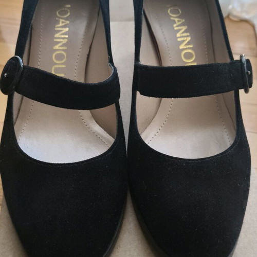 Suede Mary Janes shoes size 37 like new, black