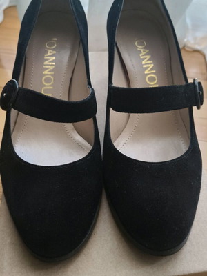 Suede Mary Janes shoes size 37 like new, black