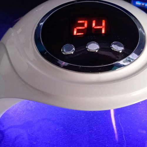 Nail lamp with timer and USB function like new