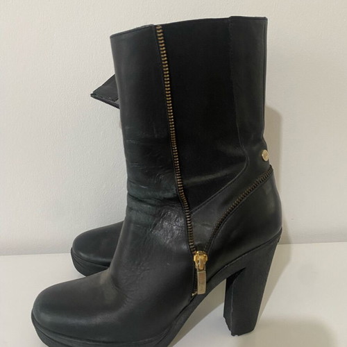 Cesare Paciotti 4US Black Leather Heeled Boots Size 39 used