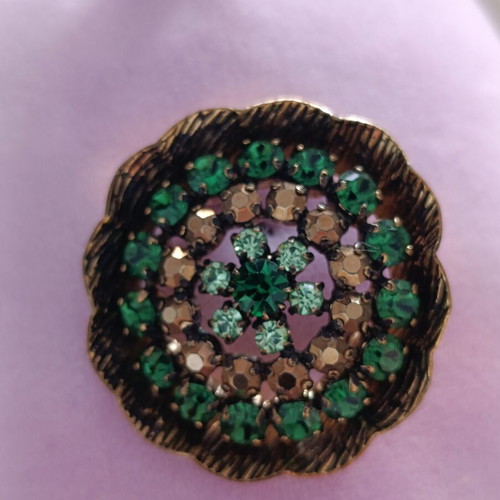 Vintage women's pin used, green