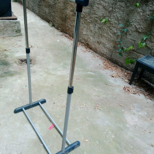 Clothes stand like new
