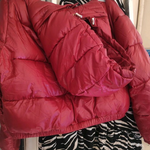 Zuiki Crop Jacket L like new, burgundy with removable hood