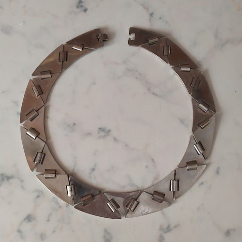 Necklace used, silver color