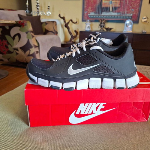 Nike T-Lite XI training shoes black white size 45