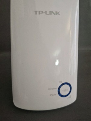 TP-LINK Wifi Range Extender TL-WA854RE like new