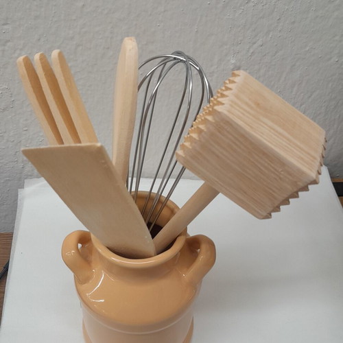 Porcelain base set with 5 kitchen tools new