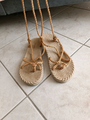 Spartan-style sandals with laces like new, beige and gold