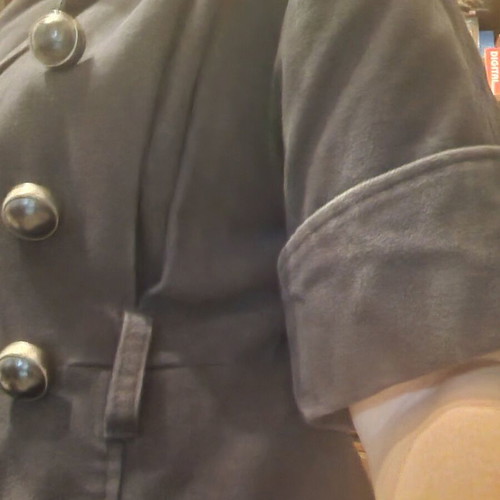 Mango castor coat used with short sleeves and cross button closure
