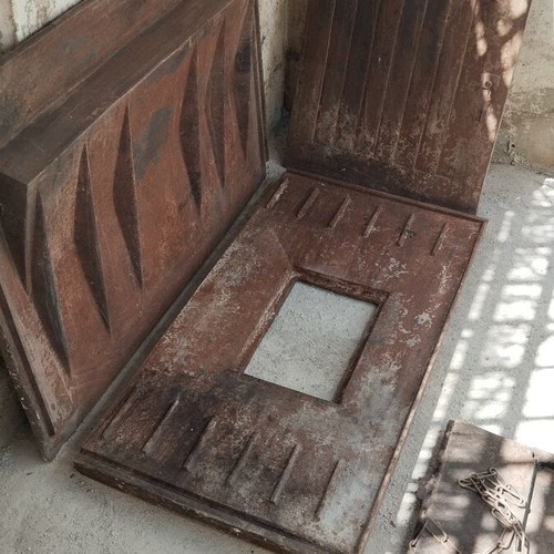 Cast Iron Fireplace Inner Lining like new, 10 mm, corner and center pieces