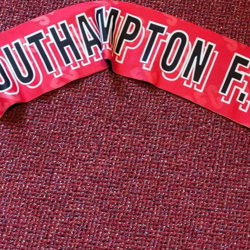 Southampton collectible scarf like new, authentic