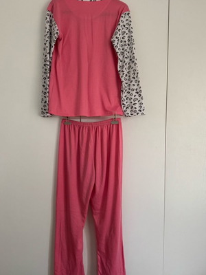 Χειμωνιάτικες πιτζάμες ροζ με σχέδιο σκυλάκι σαν καινούργιο, μέγεθος L