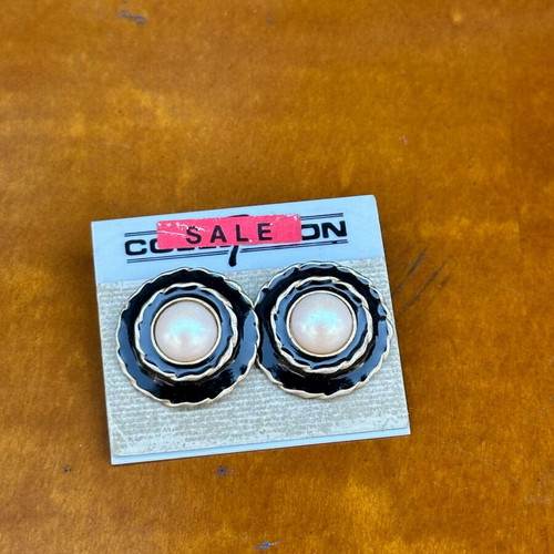 Vintage Coro clip-on earrings with faux pearl and black enamel, like new