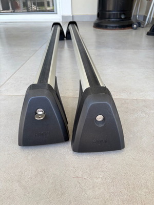 BMW X1 F48 Roof Racks used with keys, flush rails