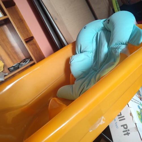Baby bath with foldable metal stand used
