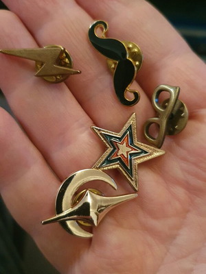 Καρφίτσες για πέτο σακακιού Beneto Maretti καινούργιες, χρυσαφί, σετ 5 τεμαχίων