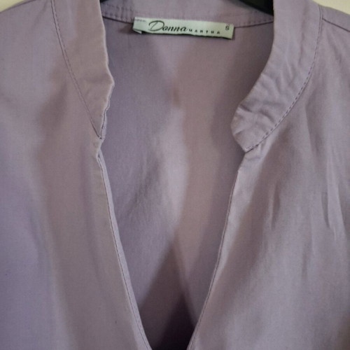Donna blouse purple like new, 3/4 balloon sleeves, comfortable fit