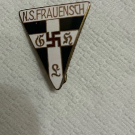 Collectible enamel pin like new
