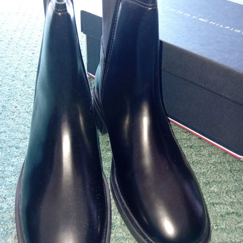 Tommy Hilfiger Chelsea Boots new with tags, black, size 40
