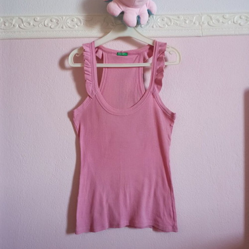 Benetton women's pink top small like new
