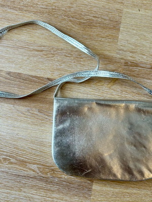 Shoulder bag made of genuine leather metallic silver like new