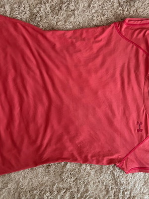 Under Armour thermal t-shirt used, pink, size S