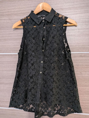 QuZu Black Lace Sleeveless Shirt Size M like new