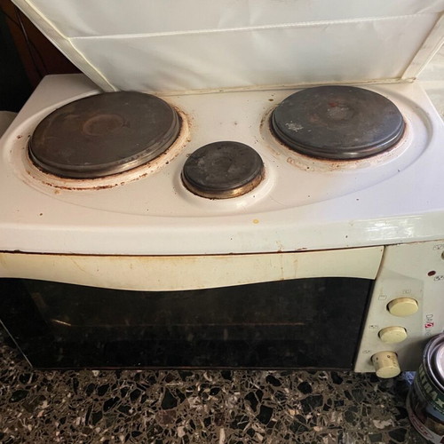 Oven used with three burners