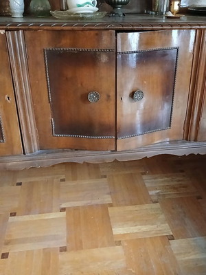 Μπουφές vintage μεταχειρισμένος από ξύλο καρυδιάς