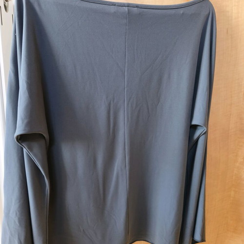 Women's gray blouse used, one size, with sleeve detail