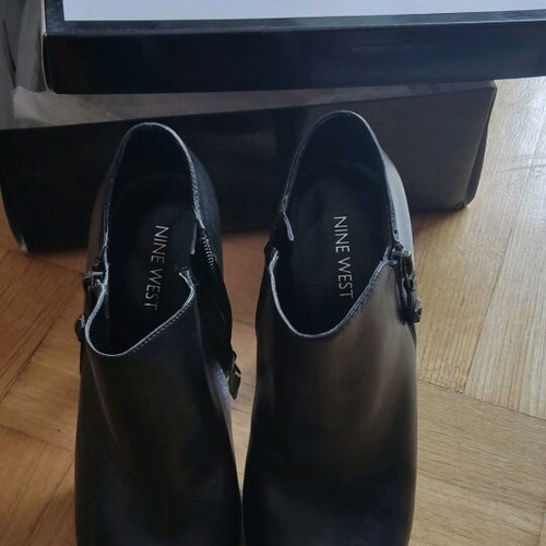 Nine West ankle boots new, leather, size 38, black