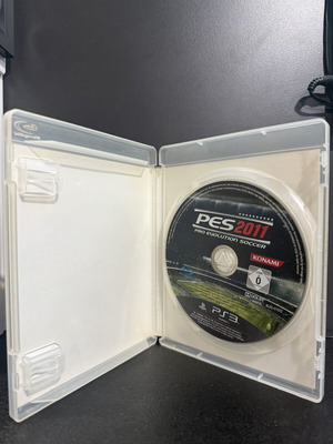 Pro Evolution Soccer 2011 PS3 game used