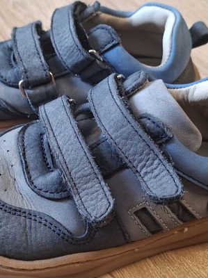 Children's shoes size 25, natural leather