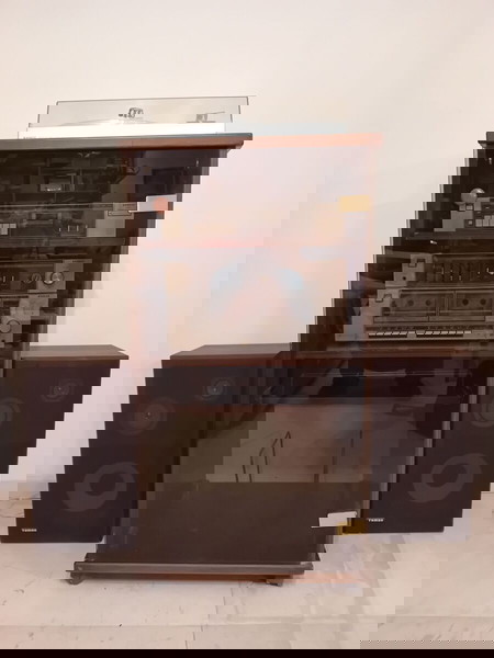 Πικάπ Sanyo, Ραδιόφωνο Sanyo, Ενισχυτής Sanyo, Διπλό κασετόφωνο Sanyo, Έπιπλο, 2 Ηχεία Tamon.