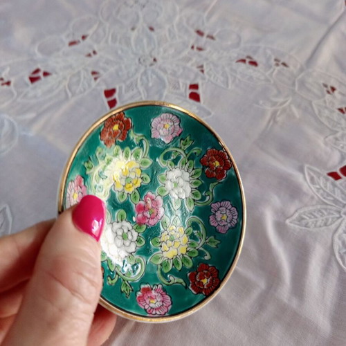 Vintage porcelain Asian trinket dish with floral motif, like new