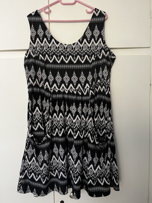 Summer dress made in USA like new, black and white, size XL