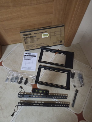 Bontec TV Wall Bracket 118MB new, tilt mount for 37-82 inch TVs