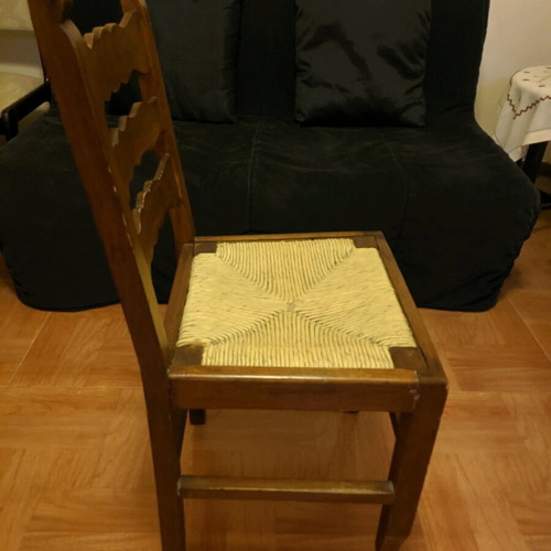 Cafe-style chair in very good condition