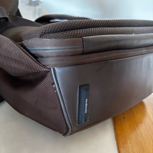 Samsonite backpack used, brown, with many compartments