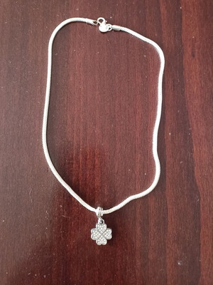 Silver pendant necklace