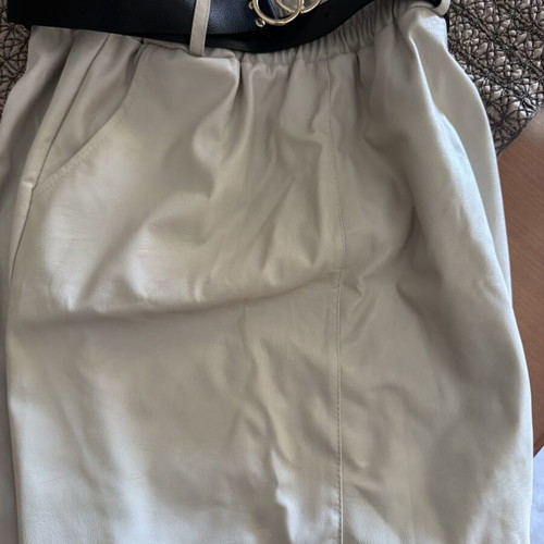 Off-white leather skirt with black belt, size Medium