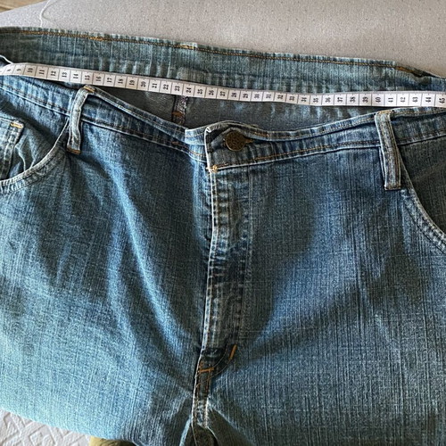 Light Wash Straight Leg Jeans like new, one size, blue turquoise