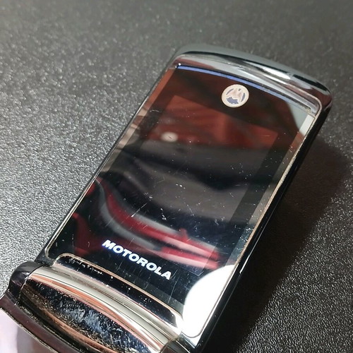 Motorola Razr V9 μεταχειρισμένο, πλήρως λειτουργικό, χρειάζεται μπαταρία