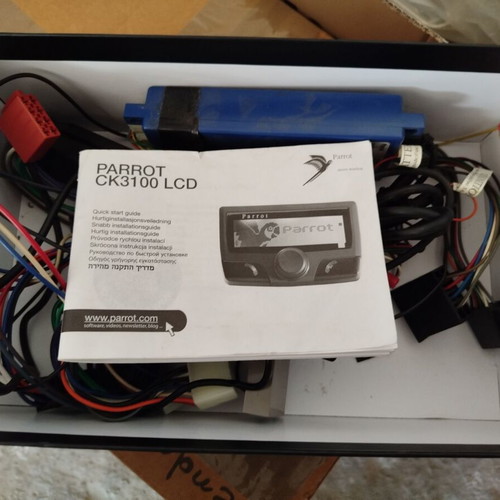 Parrot CK3100 LCD car handsfree used, compatible with all cars
